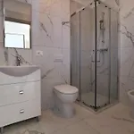 Lejlighed Design And Comfort In *